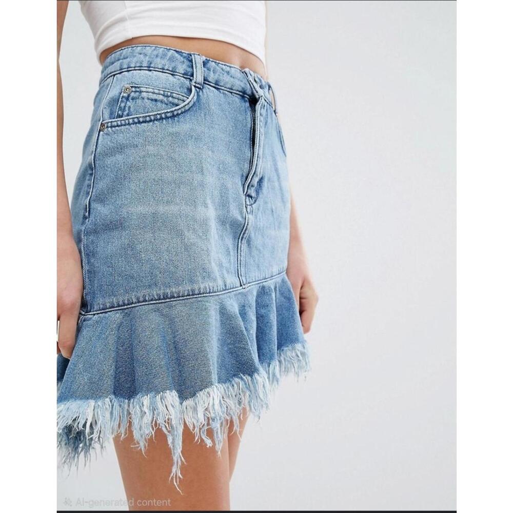 Pull & Bear Denim Mini Skirt with Frayed Hem Size M - Picture 2 of 9